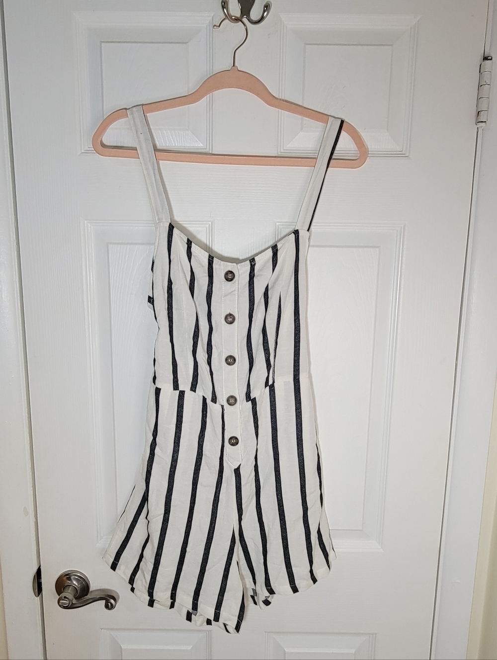 Love tree Women Size M Striped Button-Front Romper in White and Black.